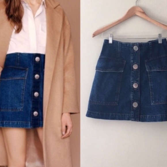 Topshop Dresses & Skirts - TOPSHOP NWOT Denim button down skirt